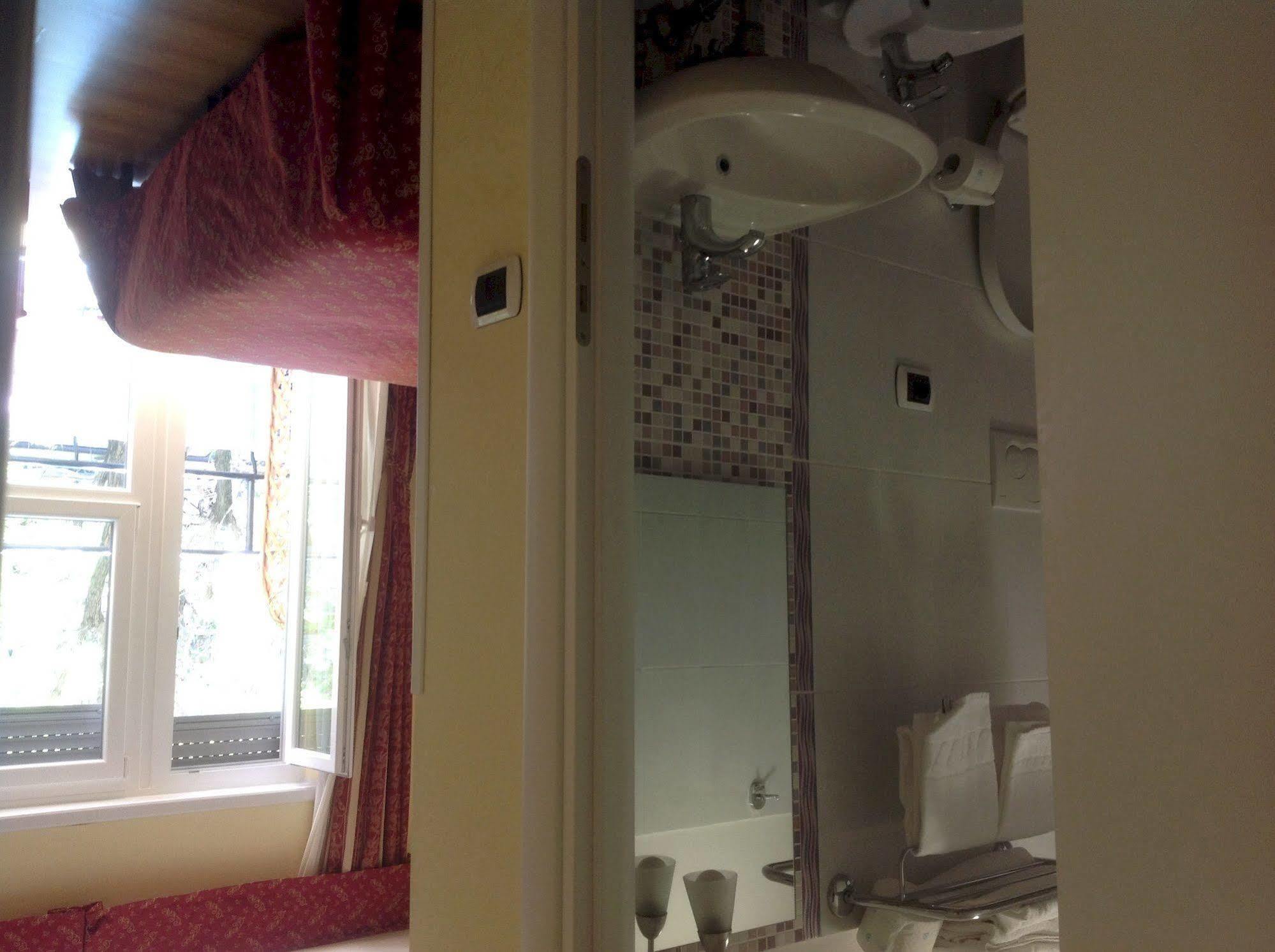 Residenza Fermi Hotel Rome Exterior photo